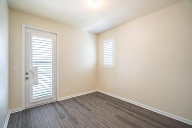 Photo: 18 of 22