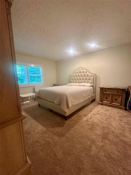 Photo: 20 of 27
