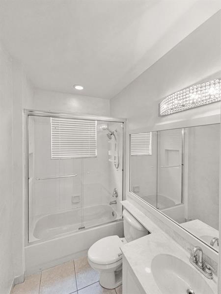 Photo: 16 of 28