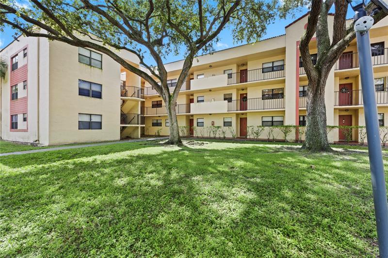 3199 Foxcroft Rd #304 Image