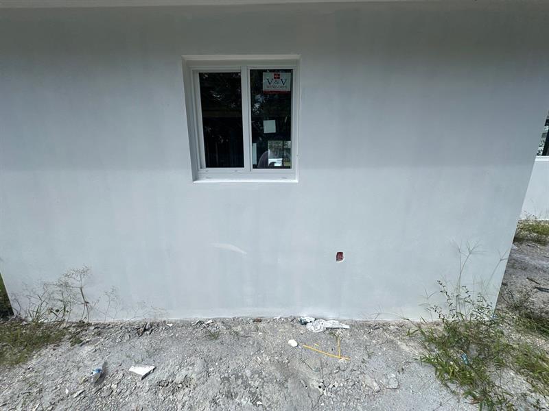 Photo: 14 of 25