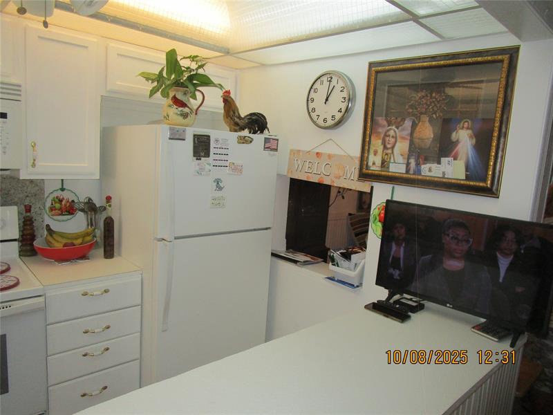 Photo: 2 of 21