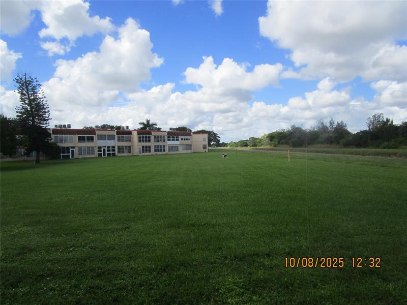 Photo: 6 of 21