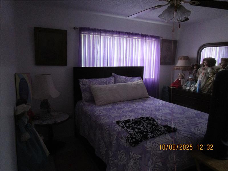 Photo: 9 of 21