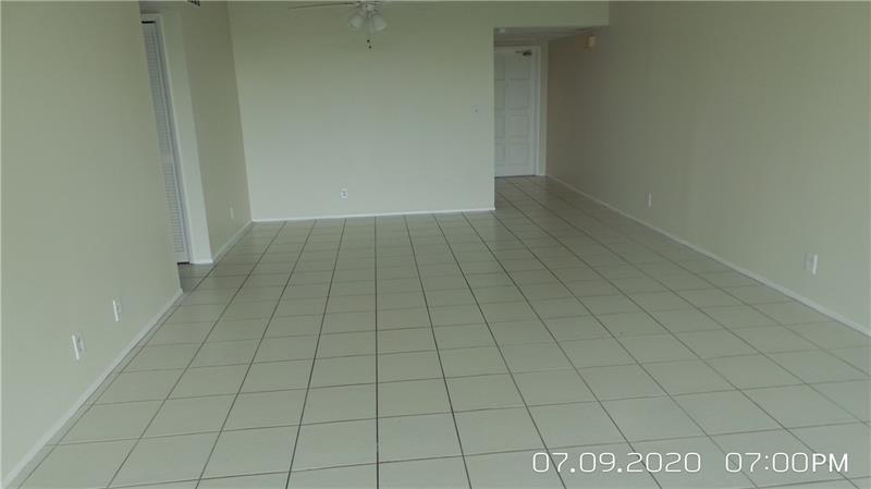 Photo: 10 of 28