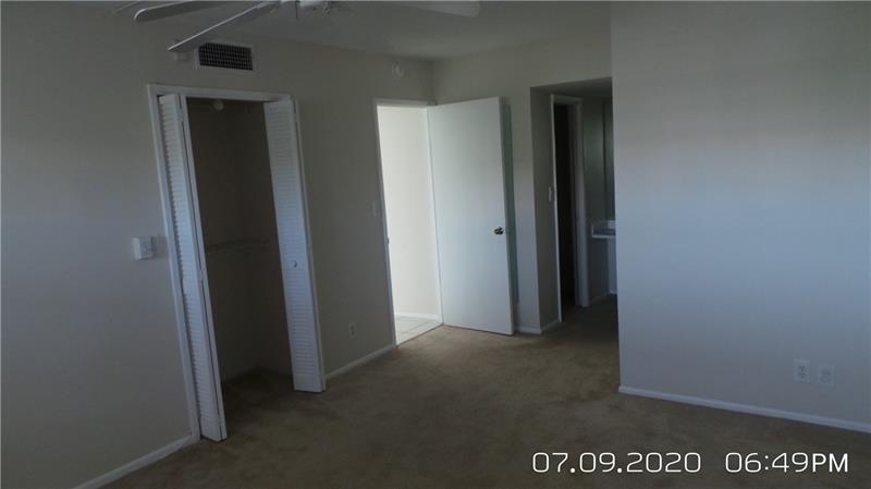 Photo: 17 of 28