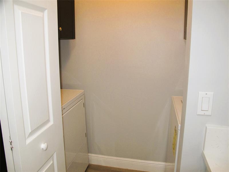 Photo: 10 of 52