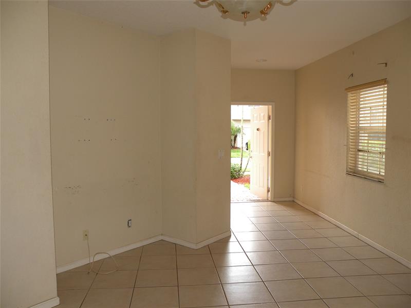 Photo: 6 of 23
