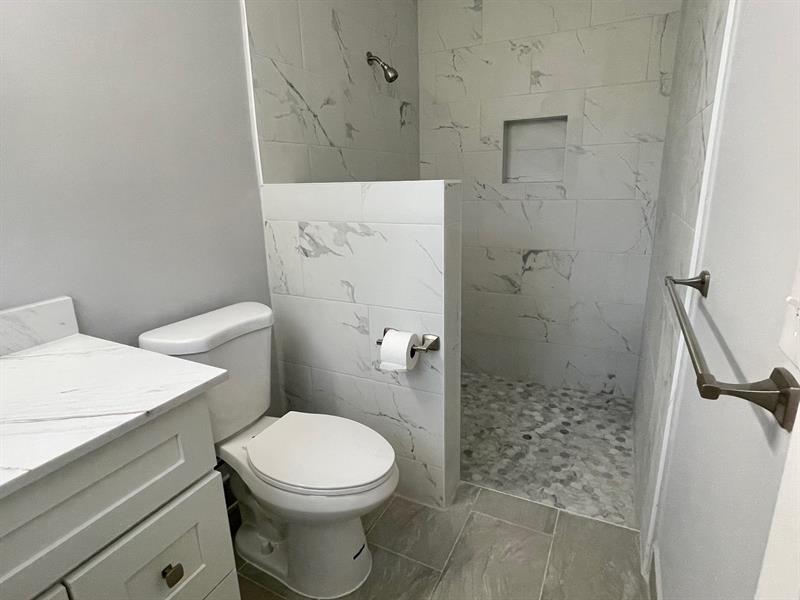 Photo: 16 of 24