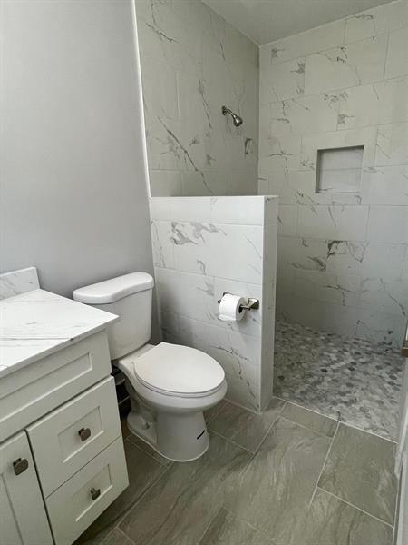 Photo: 17 of 24