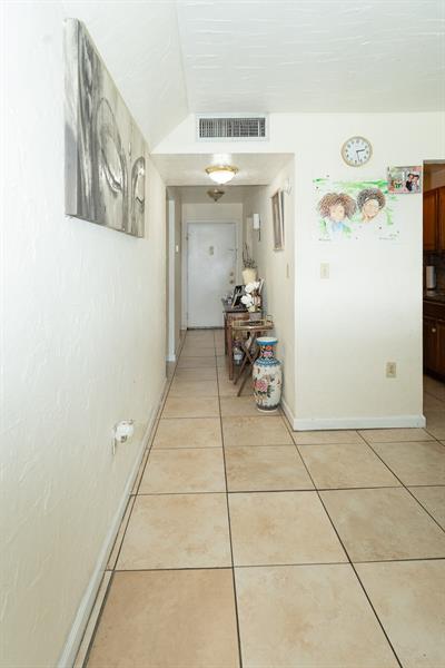 Photo: 11 of 25