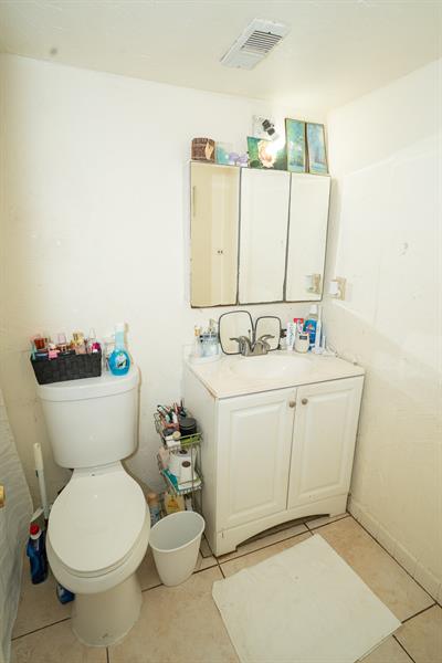 Photo: 17 of 25