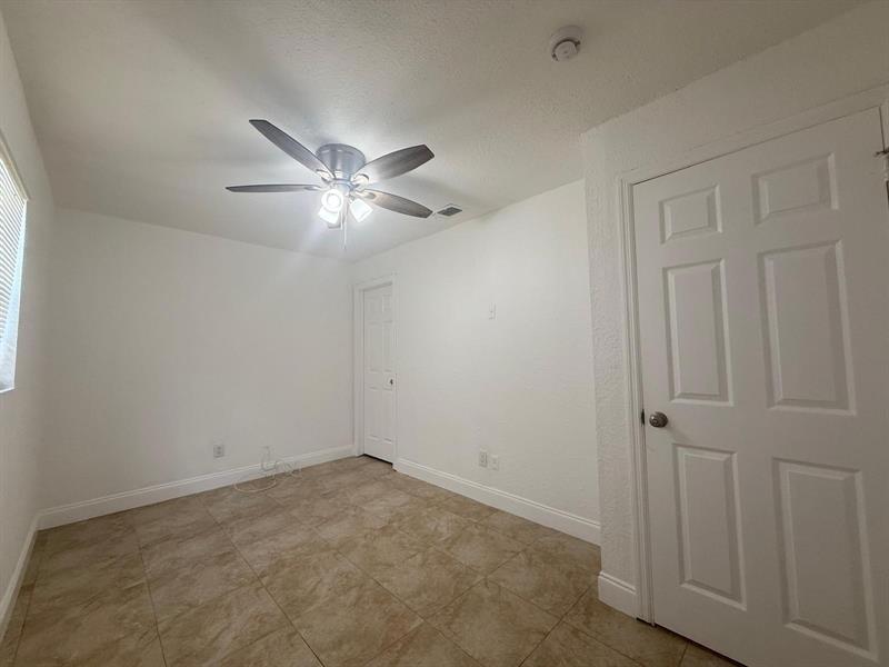Photo: 20 of 25