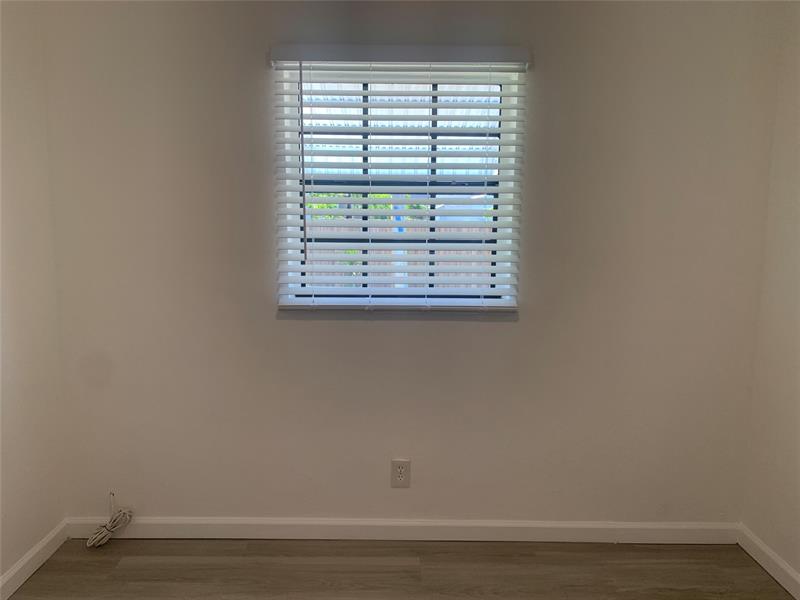 Photo: 6 of 56
