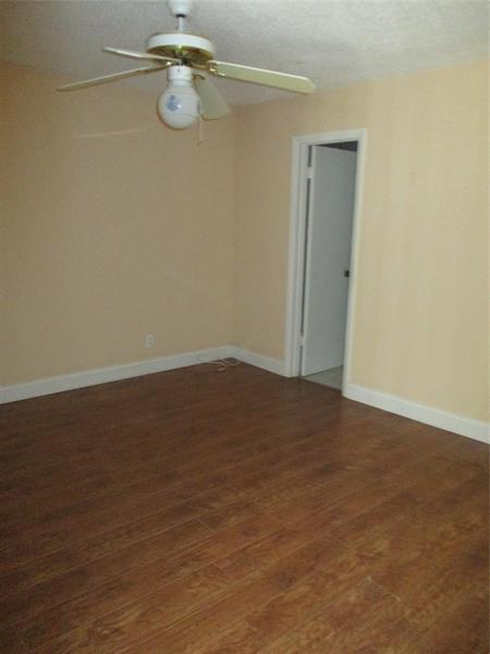 Photo: 16 of 25