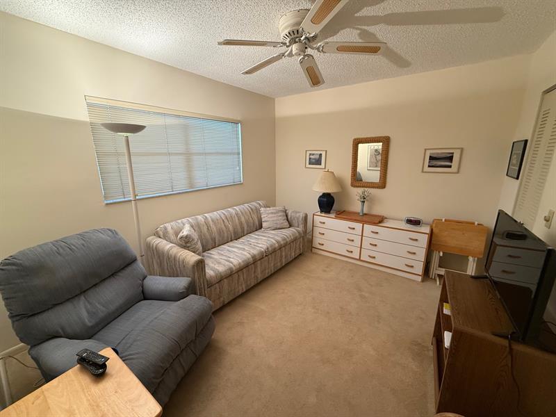 Photo: 16 of 26