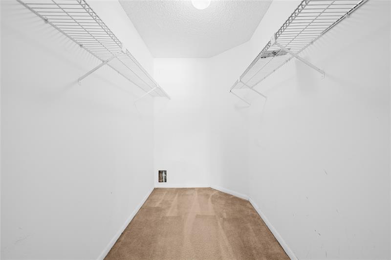 Photo: 9 of 22