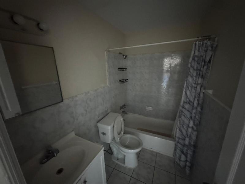 Photo: 5 of 7
