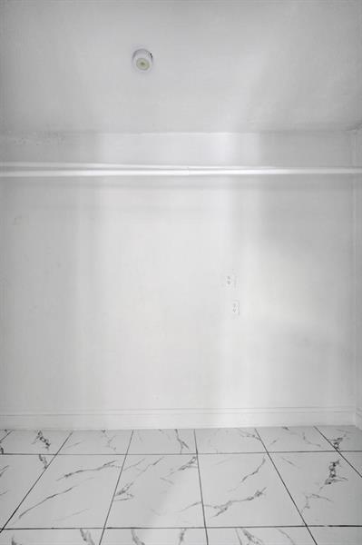 Photo: 34 of 52