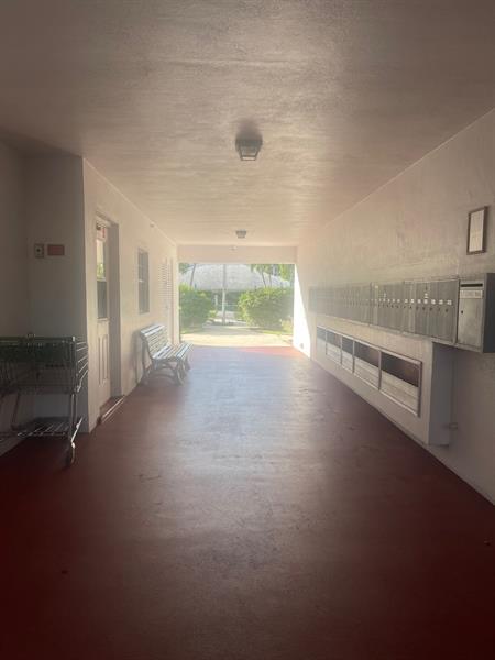 Photo: 5 of 9