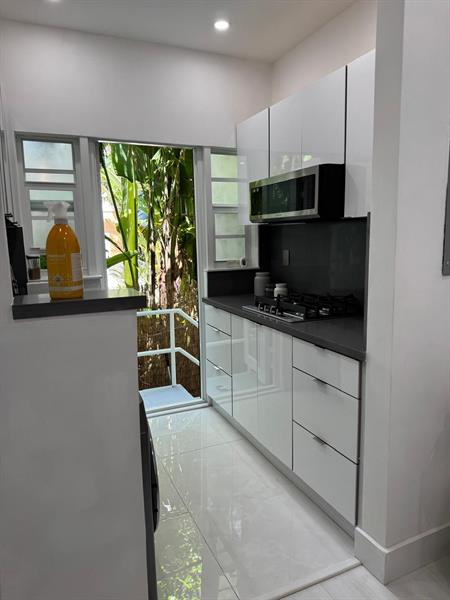 1540 Euclid Ave #106