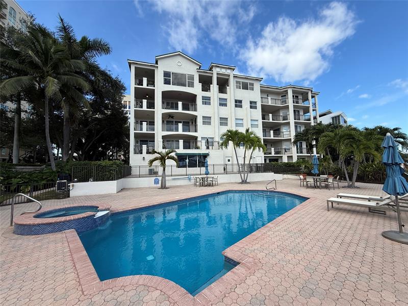 1050 Seminole Dr #2A