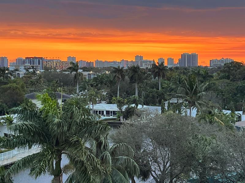 2633 NE 14TH AV #501