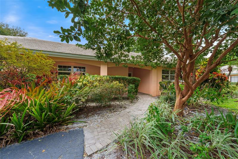 900 Cypress Ter #V 61