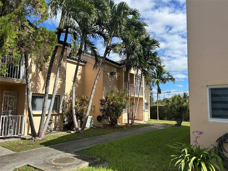 2500 NW 28th St #716