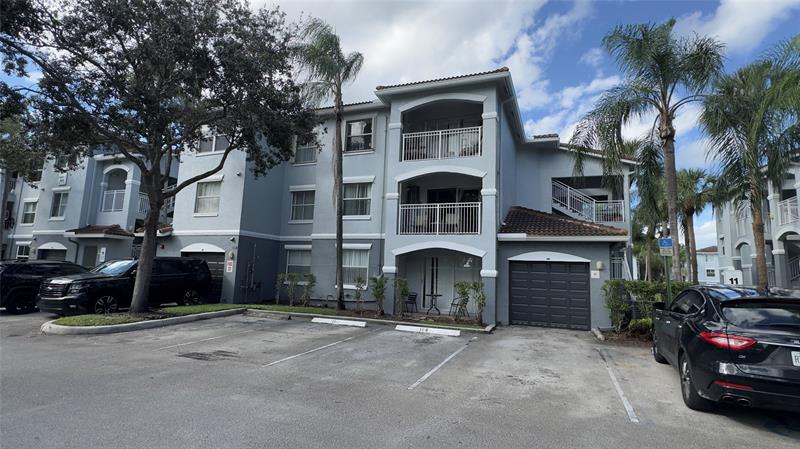 9625 NW 1st Ct #11-306