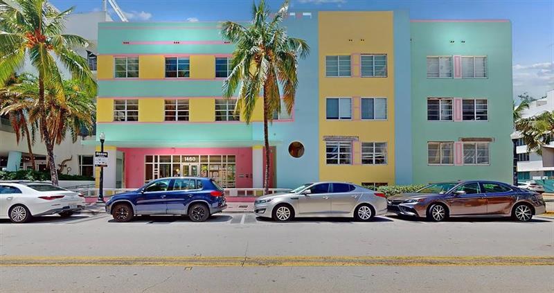 1460 Ocean Dr #506(406)