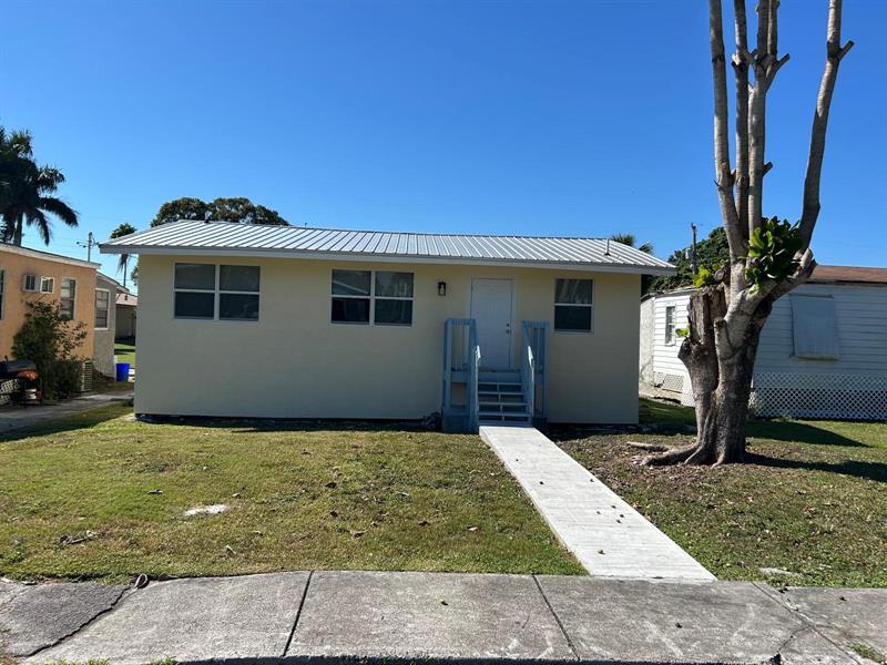 371 Banyan Ave (MAIN HOUSE)