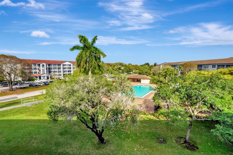 1401 SW 128th Ter #406H