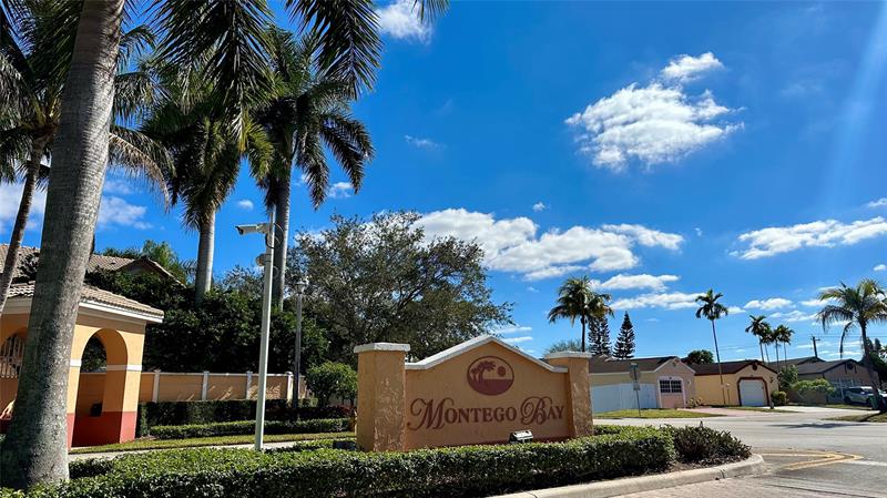 2262 SW 87th Ter Image