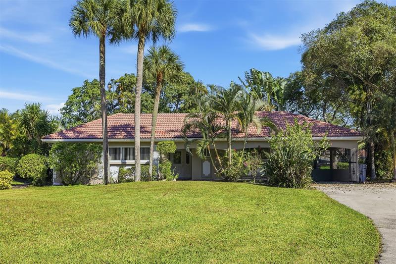 2903 N Palm Aire Drive (VILLA)