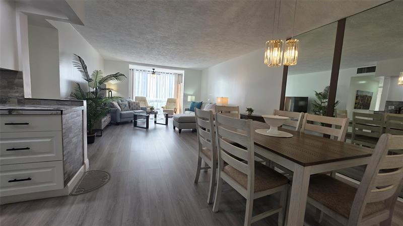 2831 Somerset Dr #105