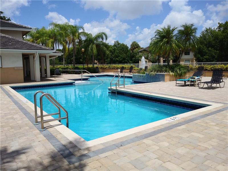 9799 WESTVIEW DR #1012