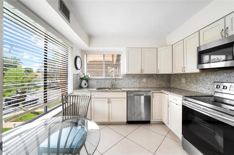 11205 Green Lake 204 Drive #204