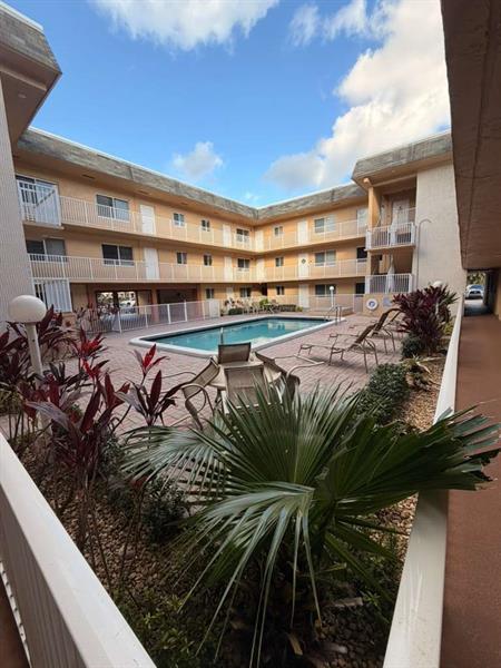 7910 Taft St #109 Image