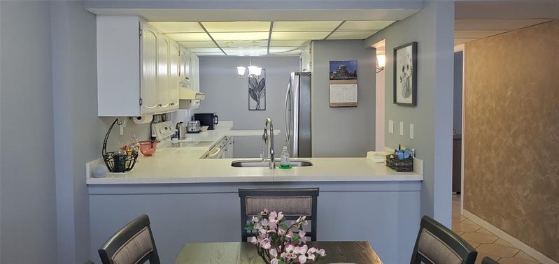 9 Royal Palm Way #601