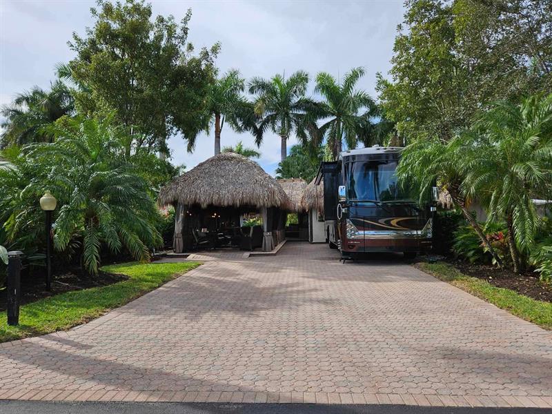 465 S Carol Pkwy #465