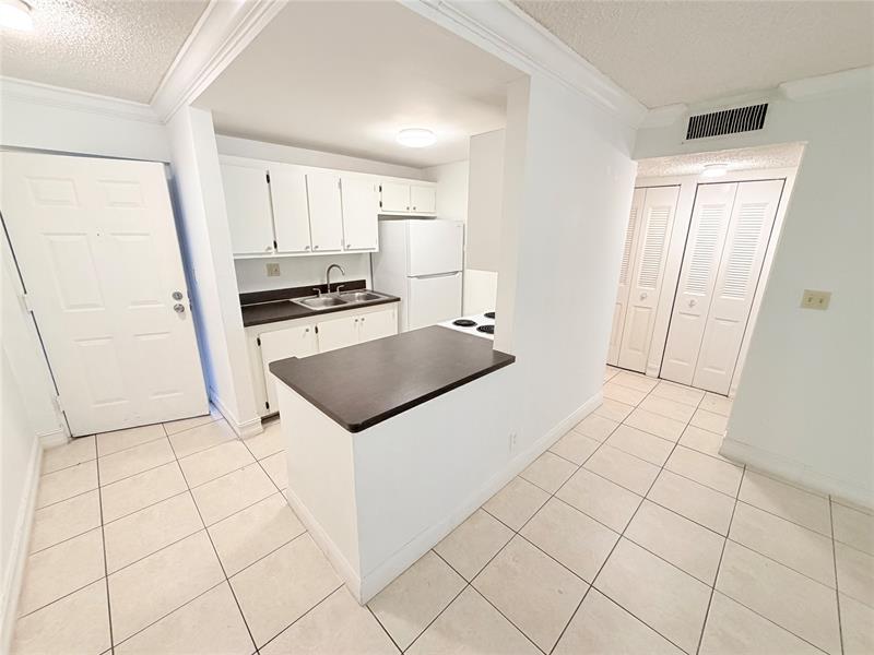 1850 N Congress Ave #106