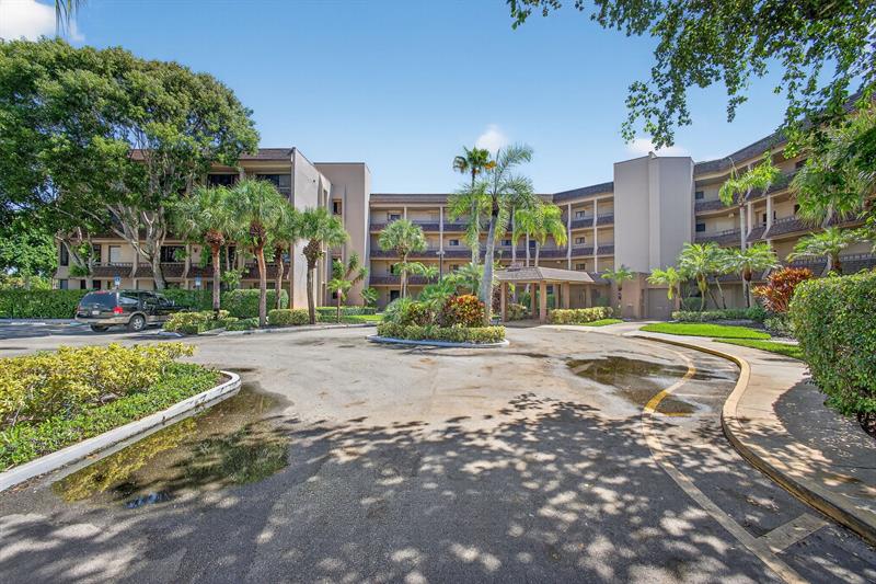 4770 Fountains Dr #104