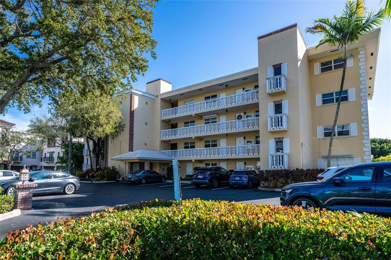 1332 Bayview Dr #401