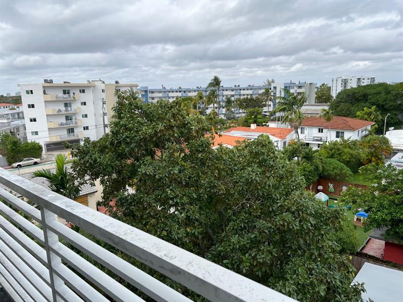 7800 Carlyle Ave #5E