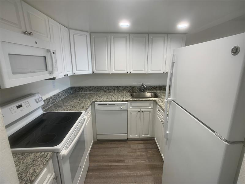 19455 NE 10 Ave #3-414