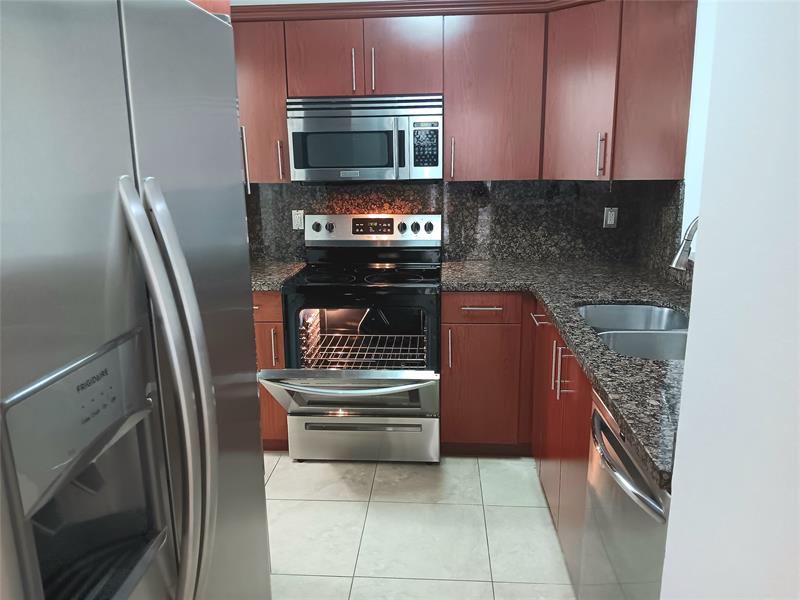 1265 SW 46th Ave #2207