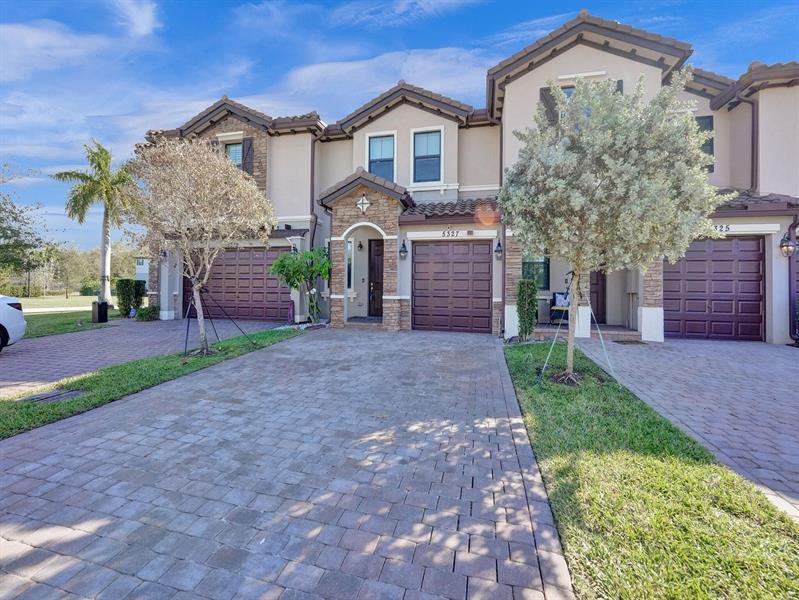 5327 Santa Maria Avenue