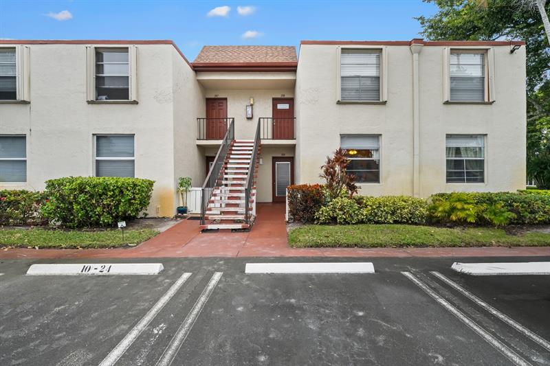 10 Willowbrook Lane #108