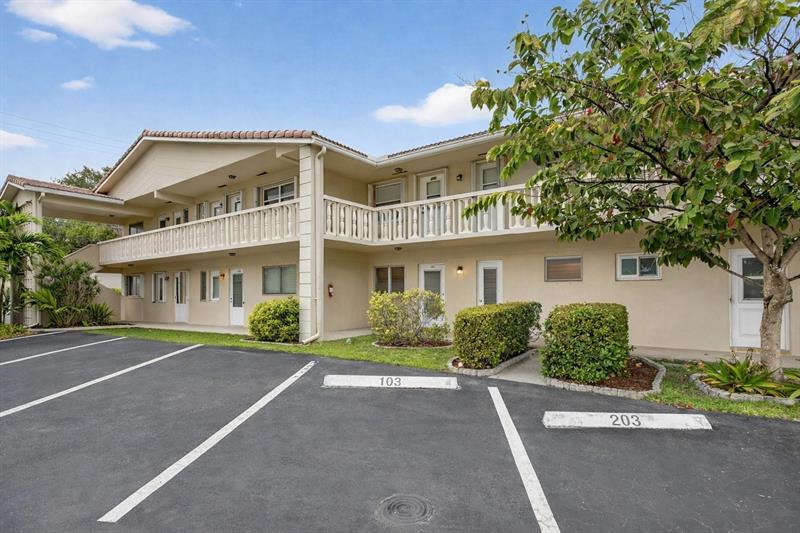 2115 NE 42nd Ct #103